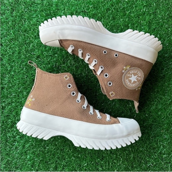 Converse Lugged 2.0 Hi Sand Dune - Picture 2 of 8